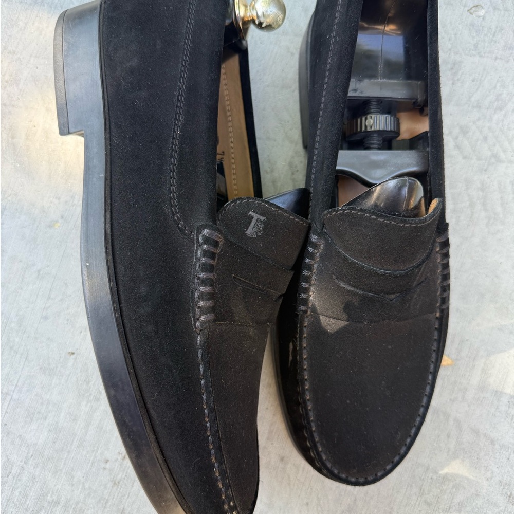 Tod's Black Loafers Elegant Slip-Ons